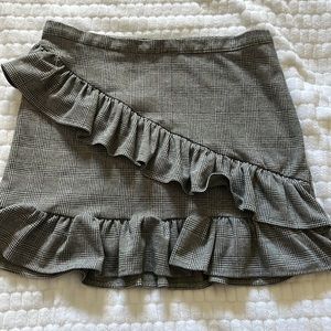 Mini plaid ruffle skirt